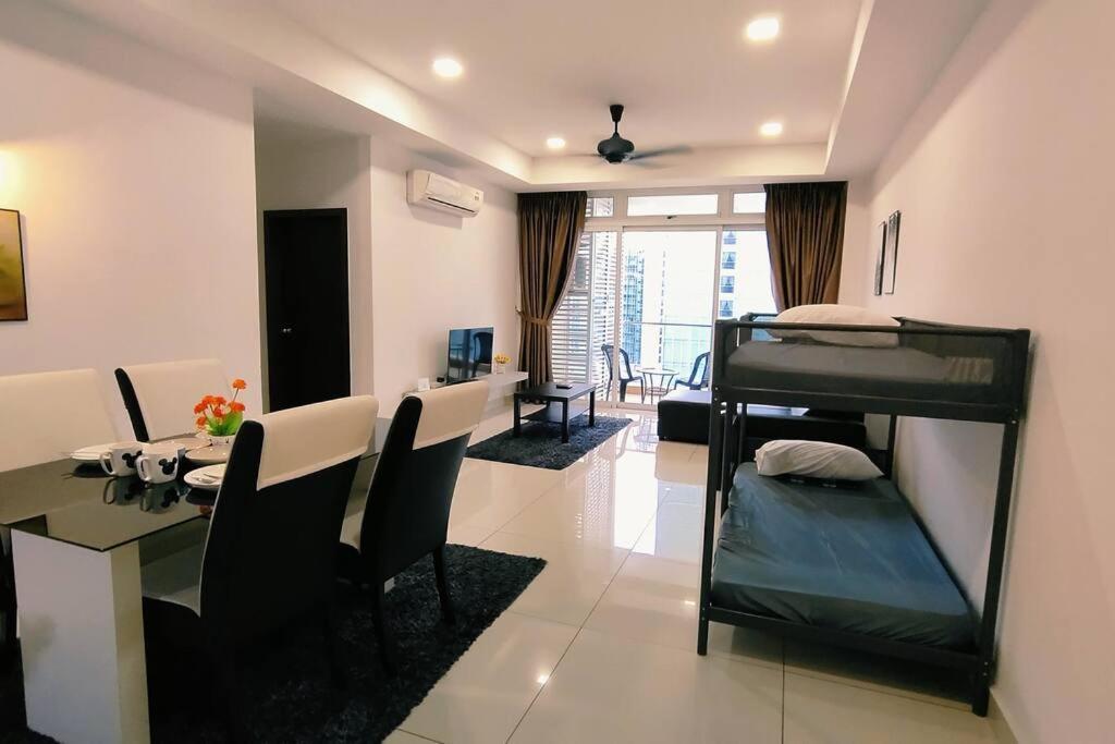 Apartemen Ksl Mall D'esplanade 10min To Ciq, Near To Legoland