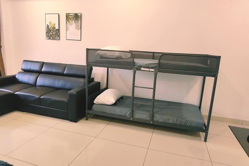 Apartemen Ksl Mall D'esplanade 10min To Ciq, Near To Legoland *